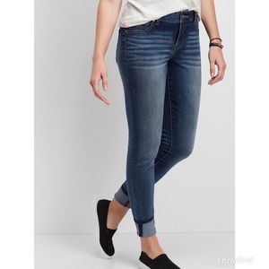 Maurice’s medium washed cuffed Jegging